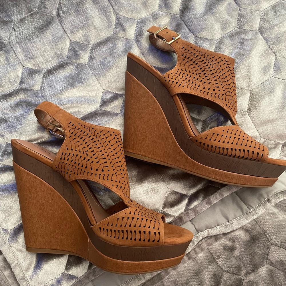 Gianni Bini Leonn Wedge, brown leather, Brand New w/out box, Size 10